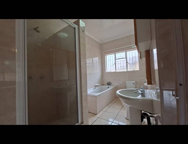 2 BEDROOM TOWNHOUSE TO LET IN IRENE PARK